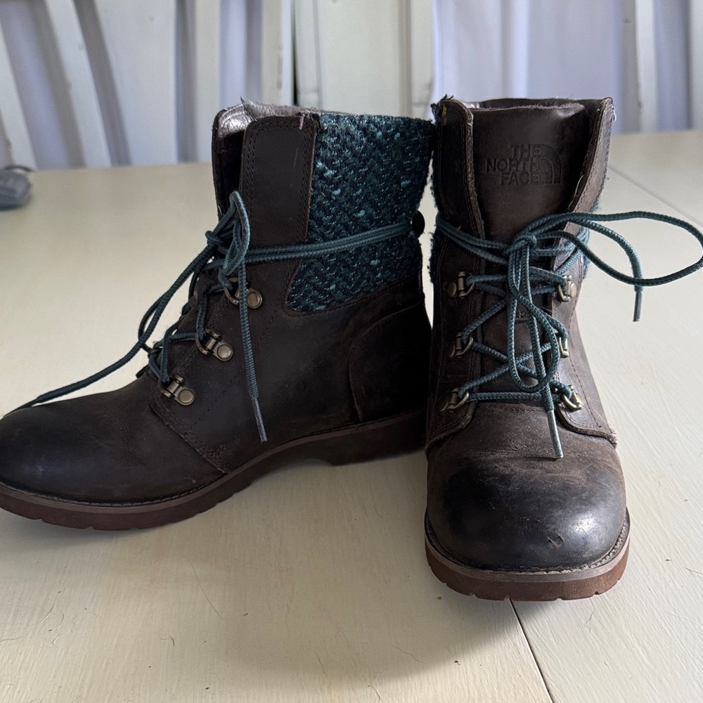 The North Face Ballard Boots with Teal Knit
